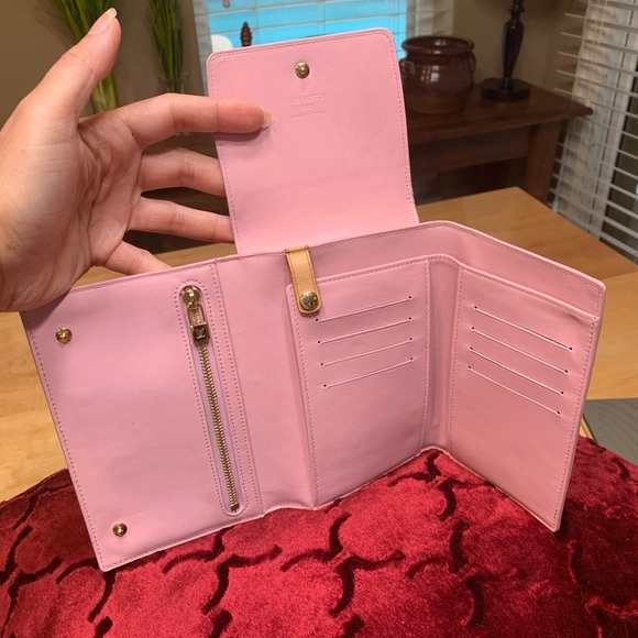 Louis Vuitton Walker Wallet - Picture 8 of 13